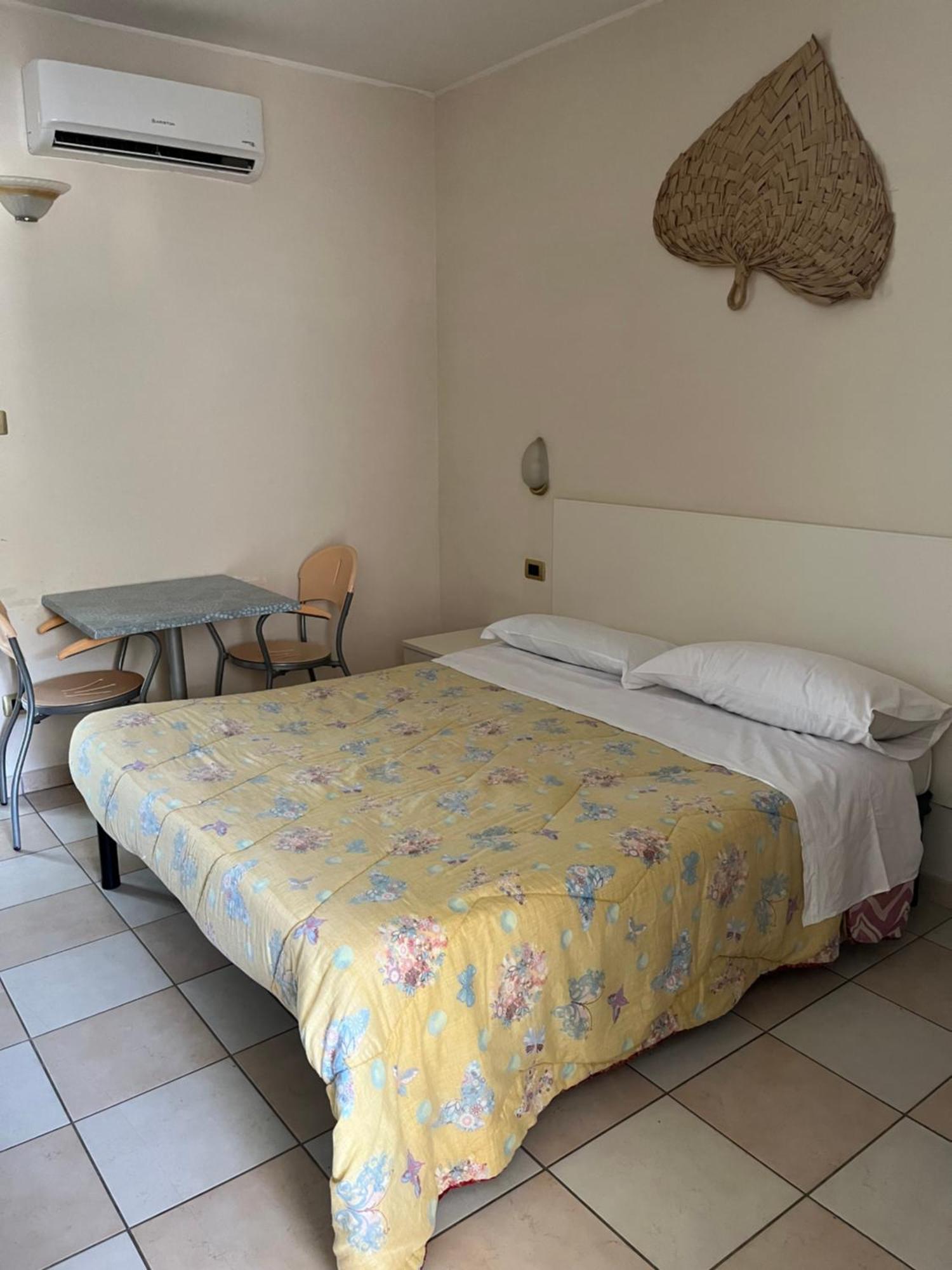 Elena Club Resort Silvi Marina Oda fotoğraf